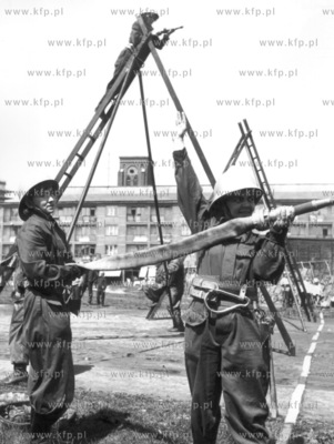 Pokaz gdanskich strazakow. 1969 Fot. Zbigniew Kosycarz...