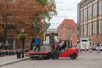 Targ Węglowy. Ruszają przygotowania do Jarmarku Bożonarodzeniowego...