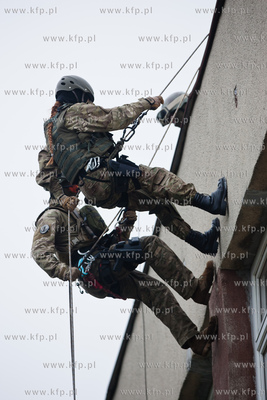 Gdansk. Gimnazjum nr 29 na Suchaninie. Pokazy Gdanskiej...