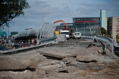 Gdansk. Wznowione po kilku miesiecznej przerwie, prace...
