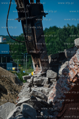 Gdansk. Wyburzanie wiaduktu przy ul. Ogrodowej, ktory...