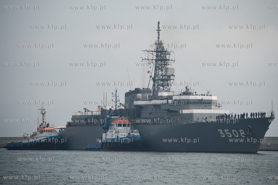 Gdynia. Nabrzeze Pomorskie. Uroczyste powitanie japonskiego...