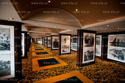 Port w Gdyni. Nabrzeze Francuskie. Wizyta wycieczkowca...