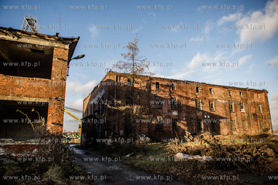 Gdansk. Tereny bylej Stoczni Gdansk. Wyburzenie budynku...
