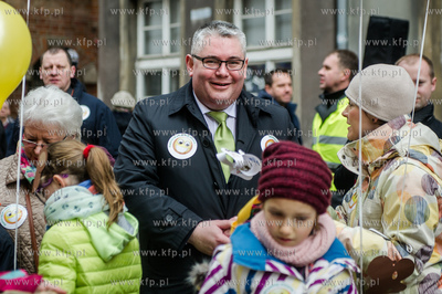 Gdansk. Wspolny przemarsz pod haslem Radoscia powitaj...