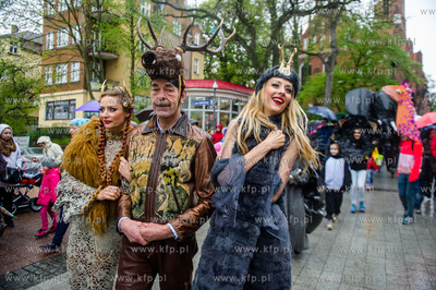 Sopocka Majowka. Parada Zwierzat - Krol Lew i jego...
