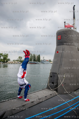 Koszykarz Marcin Gortat odwiedza Port Wojenny w Gdyni...