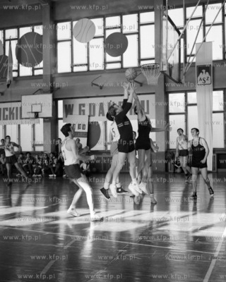 Mistrzostwa Polski akademii medycznych w koszykowce....