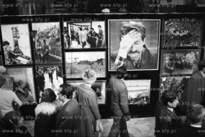 Wernisarz wystawy fotograficznej trzech fotoreporterów...