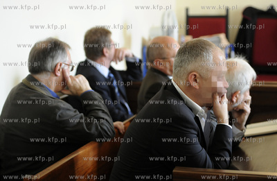Przed gdanskim sadem rozpoczal sie dzisiaj glowny proces...