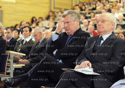 Gdansk. Konferencja W przededniu wielkiej zmiany. Okragly...