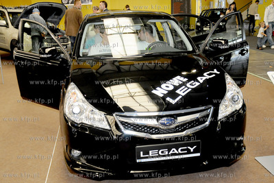 Trojmiejskie Targi Motoryzacyjne w hali wystawienniczej...