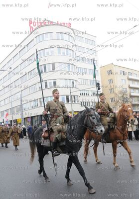 Gdynia. Parada z okazji 91 rocznicy odzyskania przez...