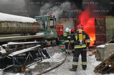 Rubno, kolo Elblaga. Pozar hali magazynowej zakladu...