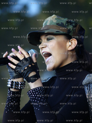 W Ustce odbyl sie koncert zespolu Blue Cafe. Zespol...