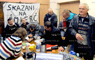 W gdynskim magistracie trwa protest glodowy 6. pracownikow...