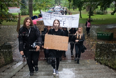 Starogard Gdański. Ogólnopolski czarny protest kobiet....