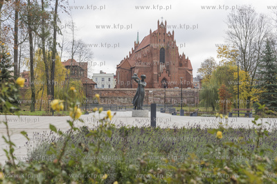 Starogard Gdański,Park Miejski.Nz. Pomnik Wierzyczanki05.11.2019Fot....