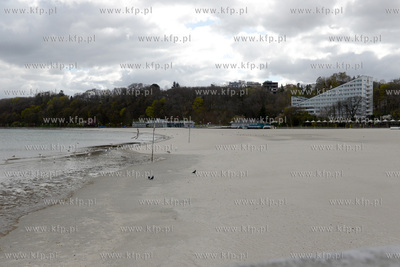 Gdynia w czasie epidemii koronawirusa COVID-19. Zamkniete...