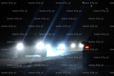 Gdynie nawiedzily intensywne opady sniegu wymagajace...