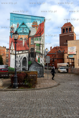 Mural w wykonaniu Pawła Chmielewskiego na budynku...