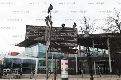 Gdańsk Główny. Forum Gdańsk przy targu Rakowym...