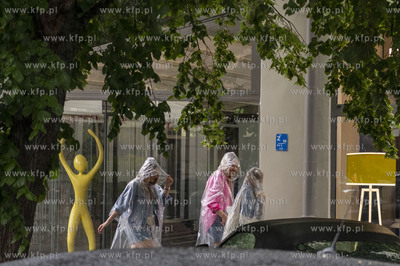 Deszczowe pierwsze dni lata w Sopocie.24.06.2021...