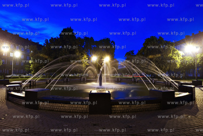 Fontanna na Placu Wybickiego w Gdansku Wrzeszczu.
6.07.2009
fot....