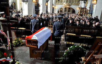 Gdansk. Kosciol sw. Mikolaja. Msza zalobna za posla...