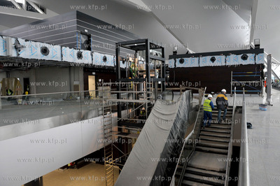 Gdansk, Rebiechowo. Prace wykonczeniowe terminala T2...