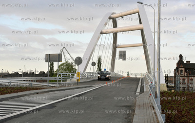 Oddany do uzytku 67 metrowy wiadukt nad magistrala...
