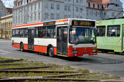 Gdansk. Autobus komunikacji miejskiej marki Mercedes...