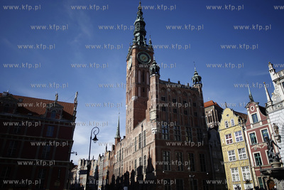 Gdansk. Dlugi Targ. Ratusz Glownomiejski i Fontanna...