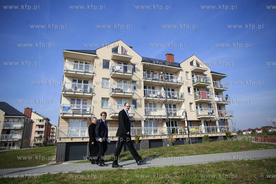 Uroczyste przekazanie do użytku 125 mieszkań wybudowanych...