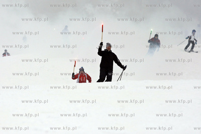 Rozpoczecie sezonu narciarskiego w Wiezycy na Kaszubach....