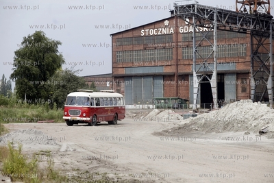 Subiektywna linia autobusowa w Stoczni Gdanskiej.
04.07.2013
fot....