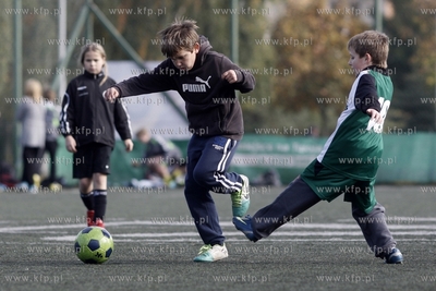 Gdansk Zaspa. Pilkarski turniej dzikich druzyn Do przerwy...