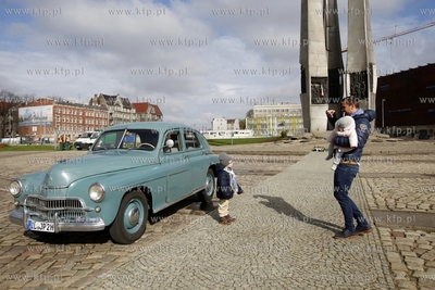 Zabytkowy samochod marki Warszawa, ktora jezdzil Karol...