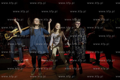 Siesta Festival. Koncert pochodzącego z Angoli Paulo...