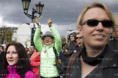 Gdańsk. Targ Węglowy. Wiec sprzeciwu wobec zaostrzania...
