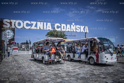 Historyczna brama nr 2 Stoczni Gdańskiej.
11.07.2019
fot....