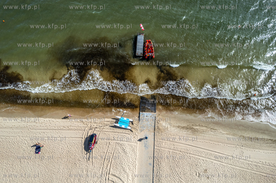 Wejscie na plażę na wysokości SKŻ i WOPR w Sopocie.
01.08.2022
fot....