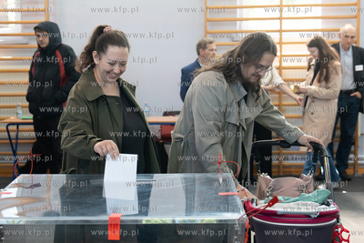 I tura wyborów prezydenckich. Obwodowa komisja nr...