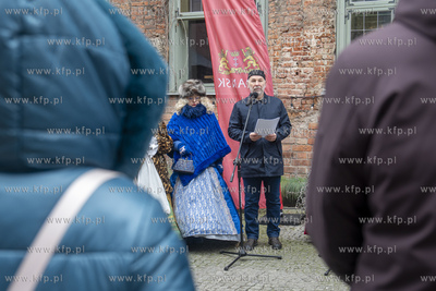 Odsłonięcie tablicy poświęconejrzeźbiarzowi  prof....