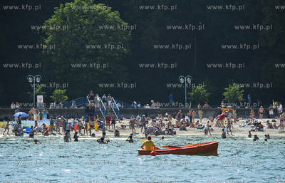 Gdynia . Plaza miejska. Wysokie temperatury i sloneczna...