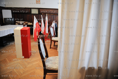 Gdansk. Obwodowa Komisja Wyborcza nr 58 w Szpitalu...