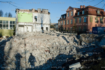 Gdansk Wrzeszcz. Rozbiorka hali sportowej oraz budynku...