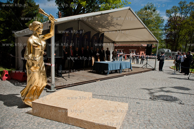Gdansk. Ceremonia umieszczenia figury Alegorii Nauki...