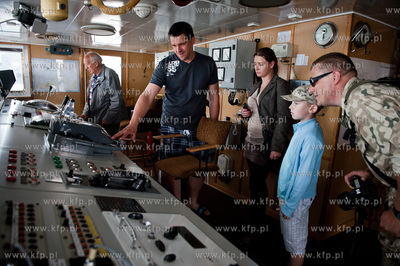 Port w Gdyni. Basen Prezydencki. Z okazji XII Baltyckich...