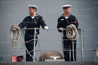 Gdynia. Nabrzeze Pomorskie. Uroczyste powitanie japonskiego...